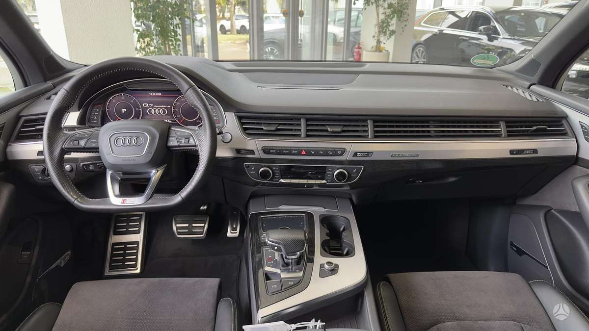 Audi Q7, 3.0 l., off-road / crossover