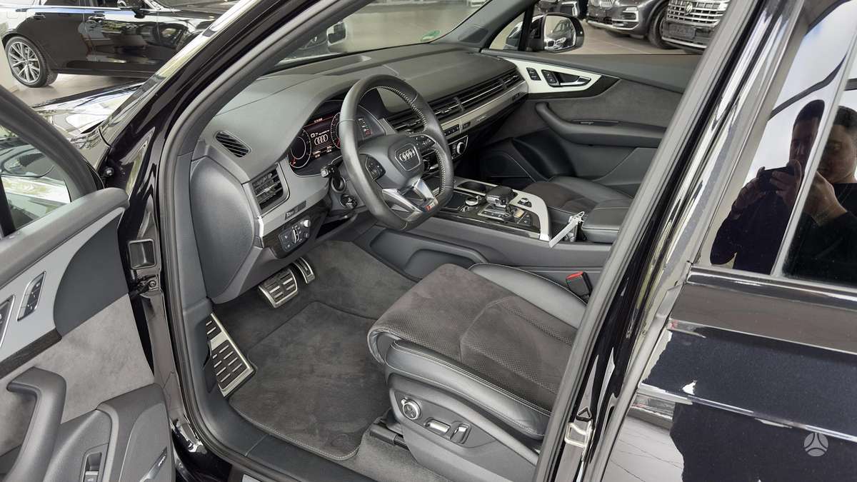 Audi Q7, 3.0 l., off-road / crossover