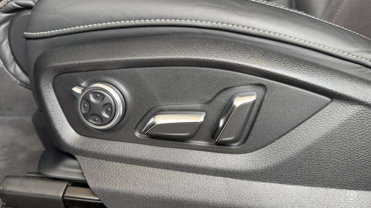 Audi Q7, 3.0 l., off-road / crossover
