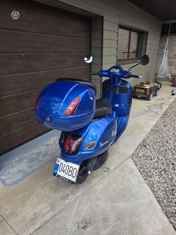Piaggio Vespa 125cc, мотороллеры / мопеды