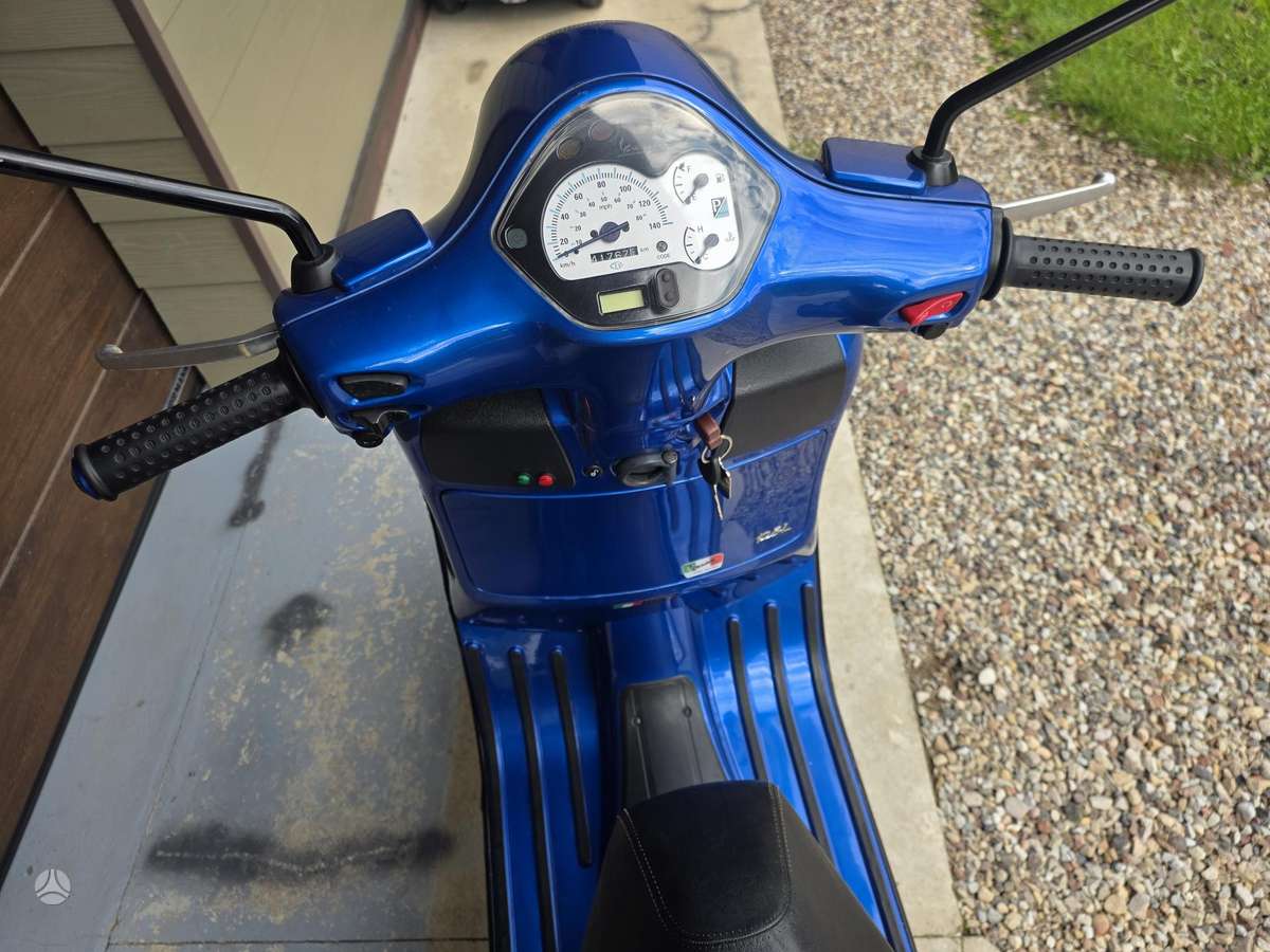 Piaggio Vespa 125cc, мотороллеры / мопеды