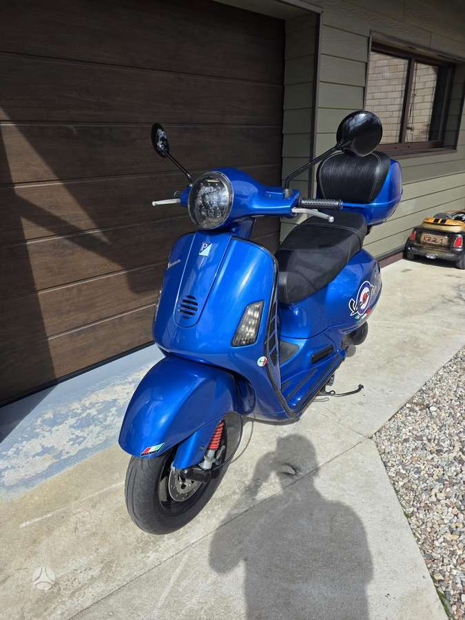 Piaggio Vespa 125cc, мотороллеры / мопеды