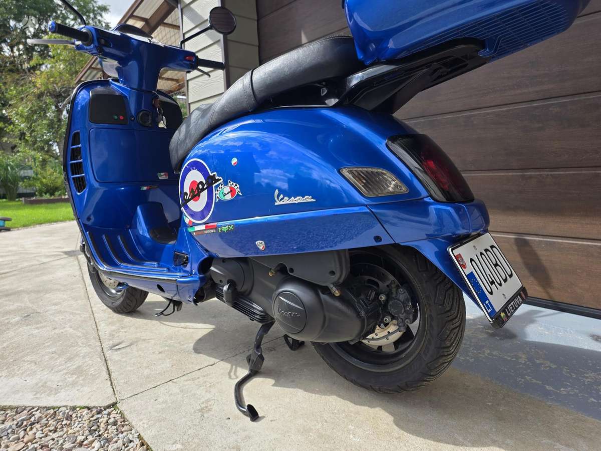 Piaggio Vespa 125cc, мотороллеры / мопеды