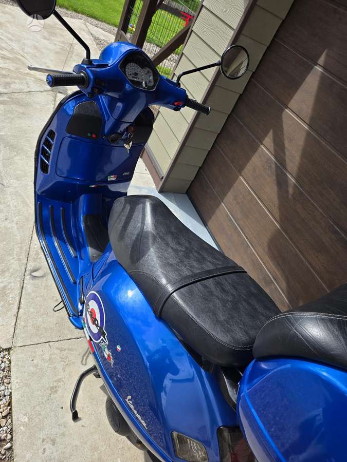 Piaggio Vespa 125cc, мотороллеры / мопеды
