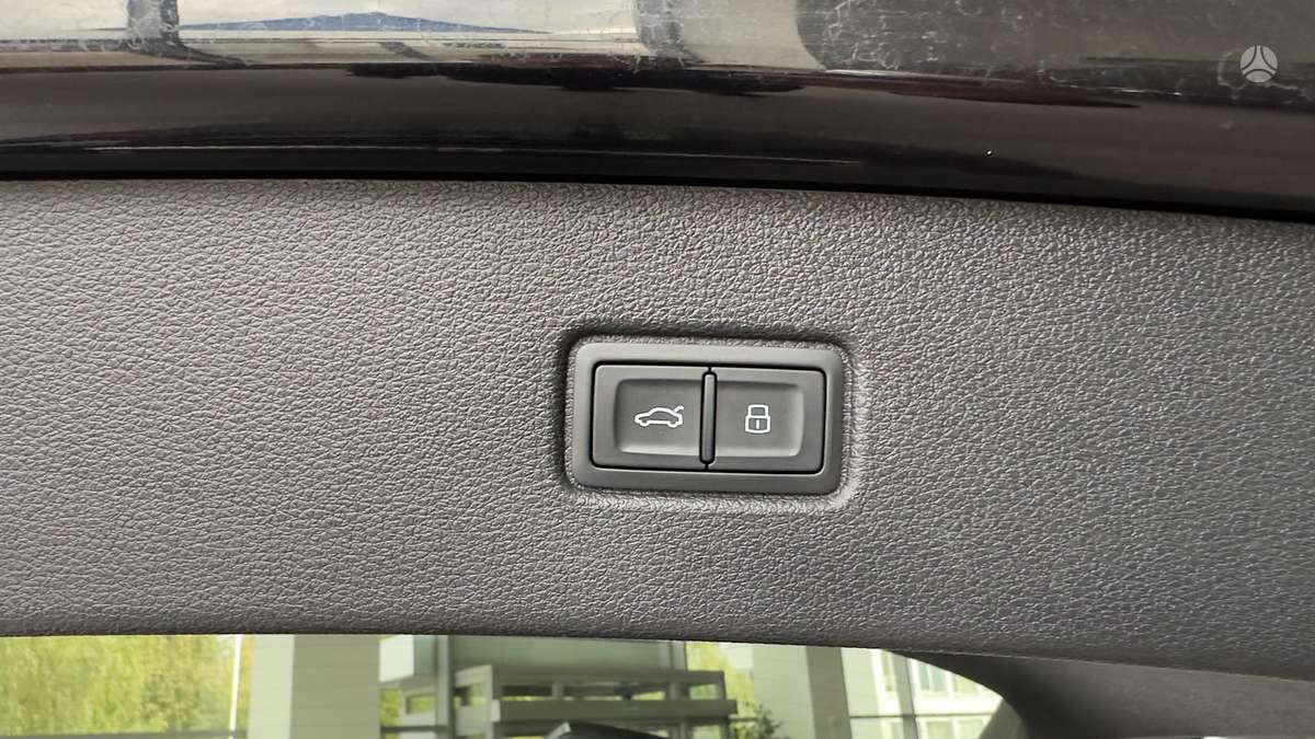 Audi Q7, 3.0 l., off-road / crossover