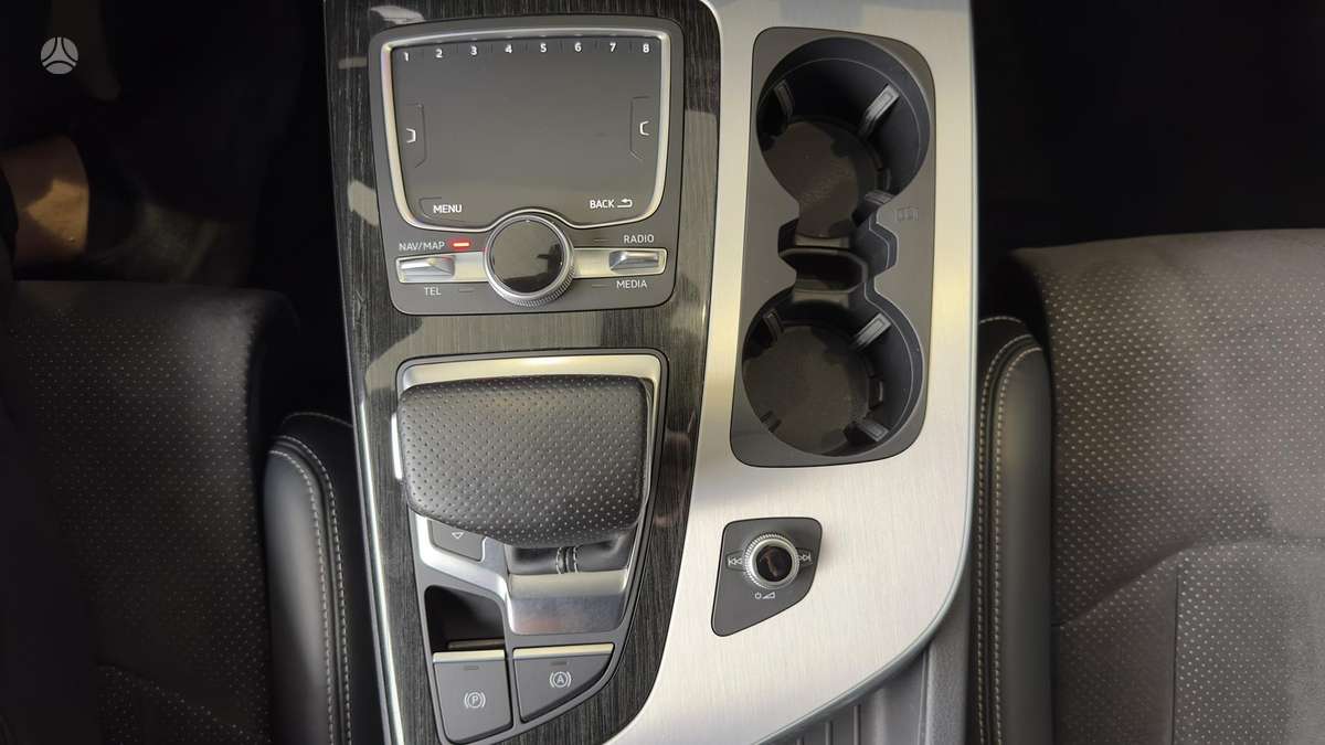 Audi Q7, 3.0 l., off-road / crossover