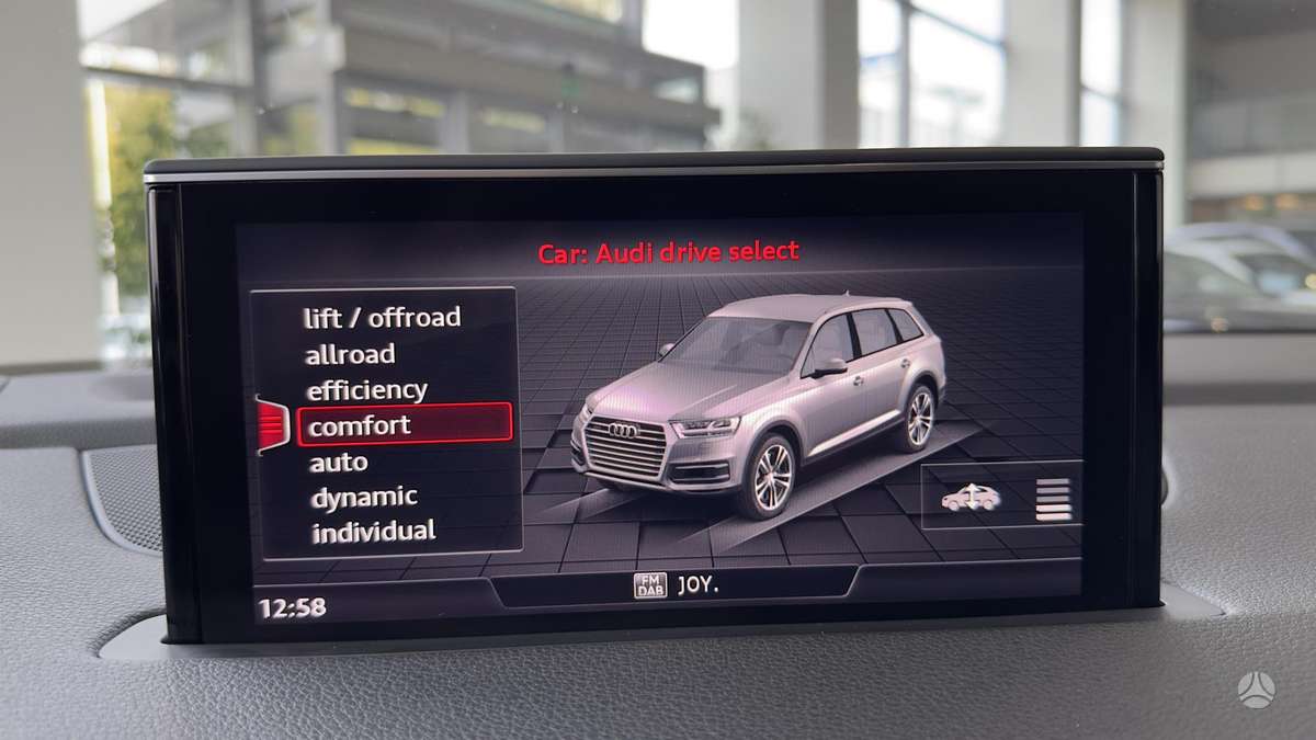 Audi Q7, 3.0 l., off-road / crossover