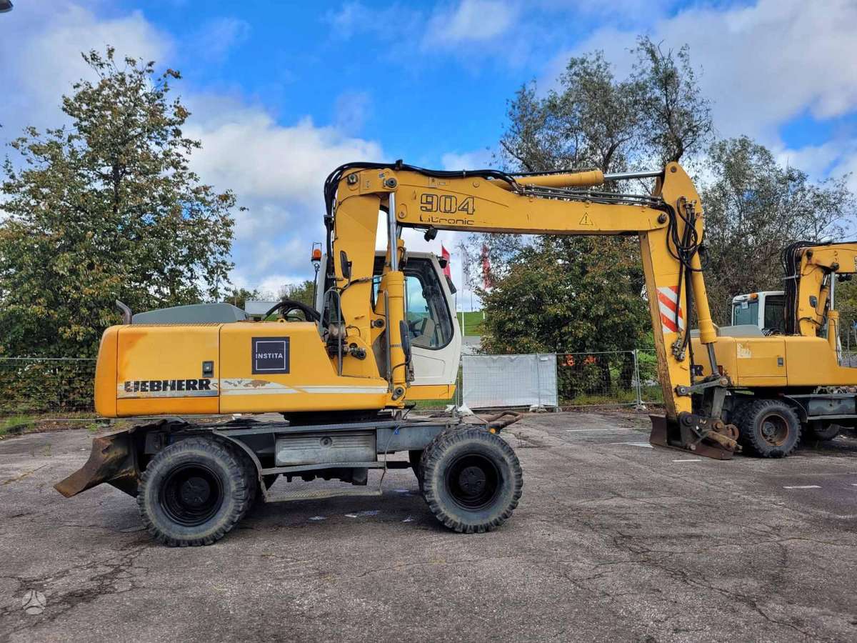 Liebherr A904C Litronic, excavator