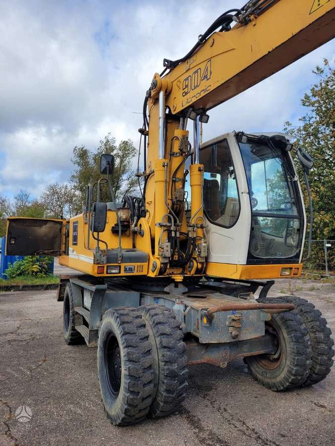Liebherr A904C Litronic, excavator
