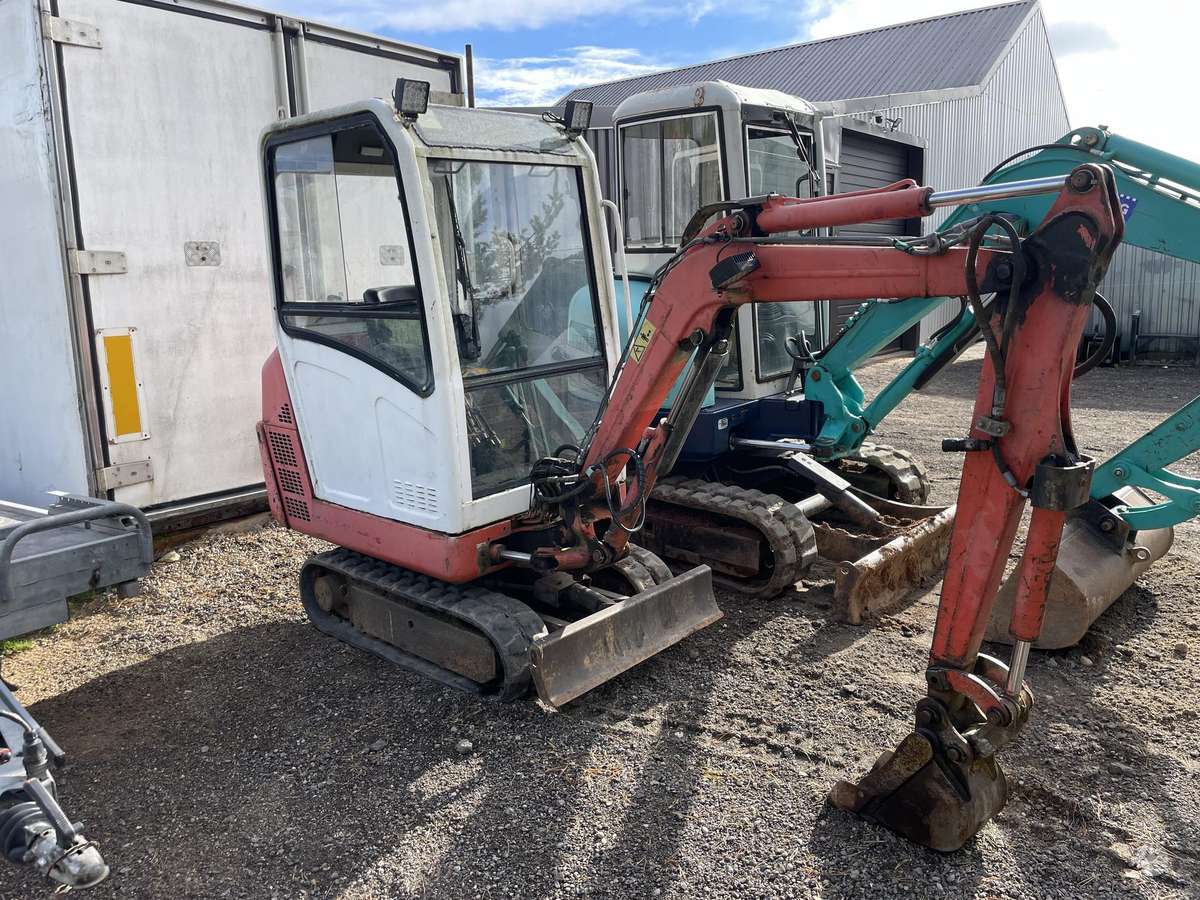Volvo EC15B, mini excavator