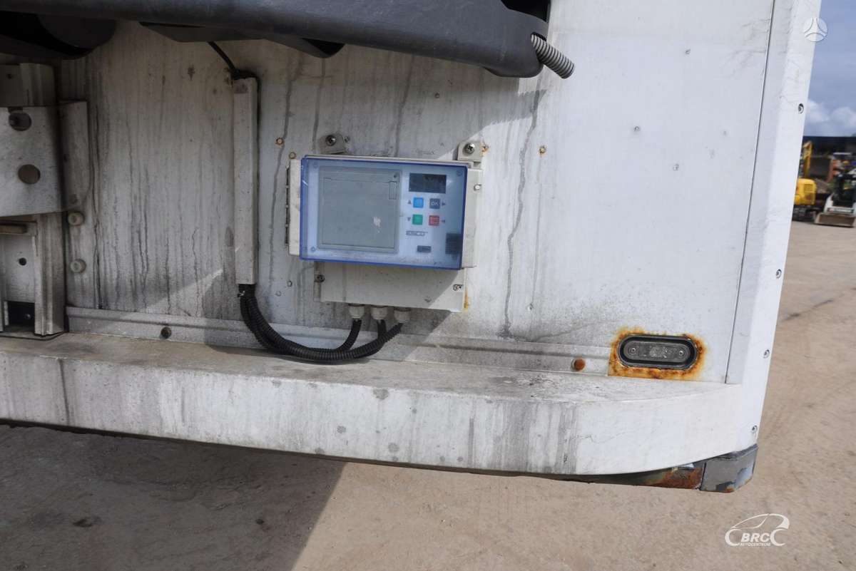 Schmitz SKO 24 Carrier Vector 1550, refrigerated