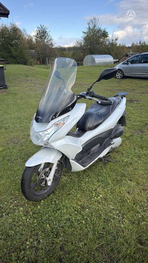 Honda PCX 125cc, мотороллеры / мопеды