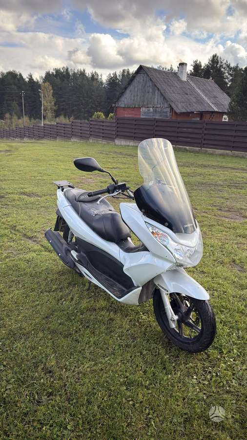 Honda PCX 125cc, мотороллеры / мопеды