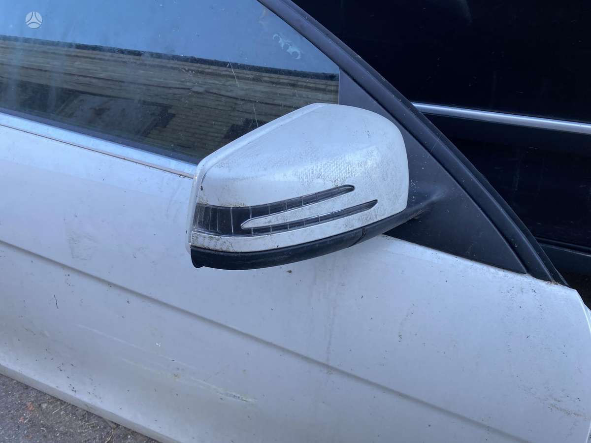 Mercedes-Benz C220