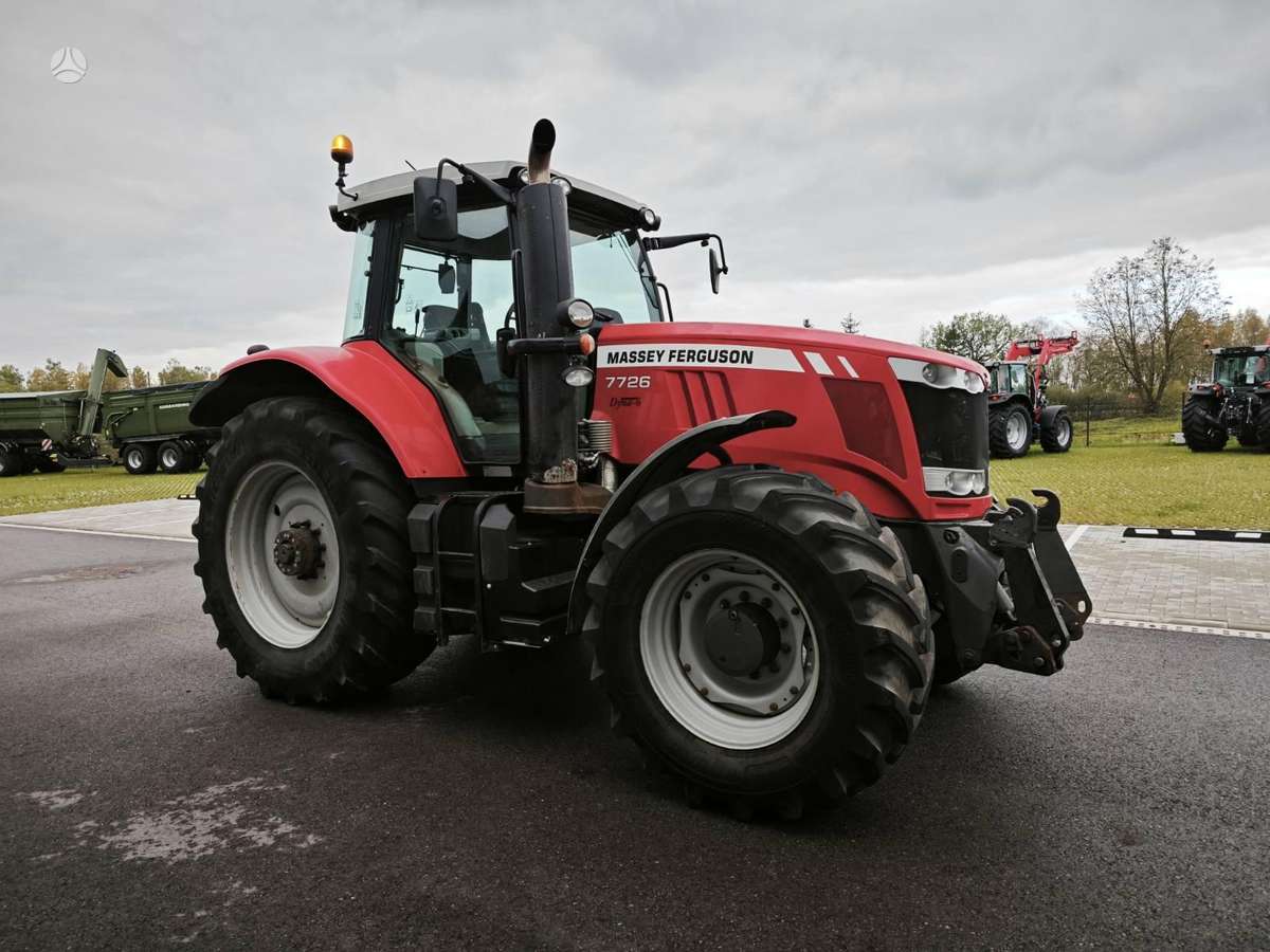 Massey Ferguson 7726, traktoriai