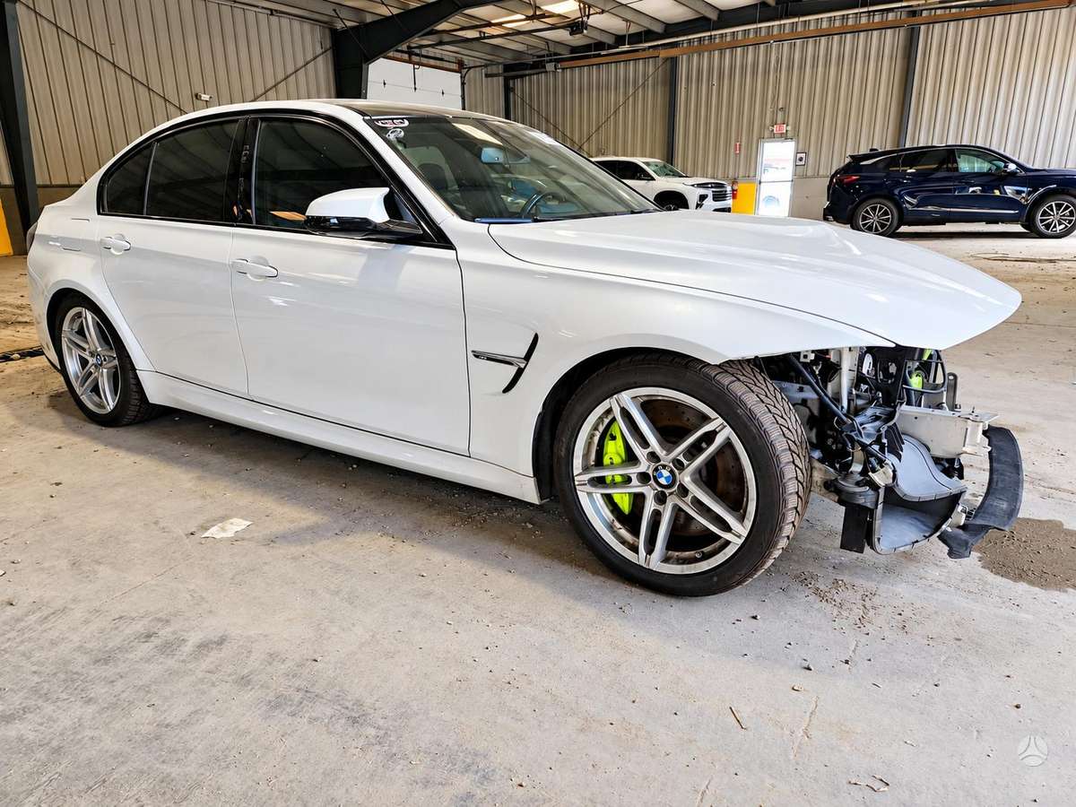 BMW M3, Седан
