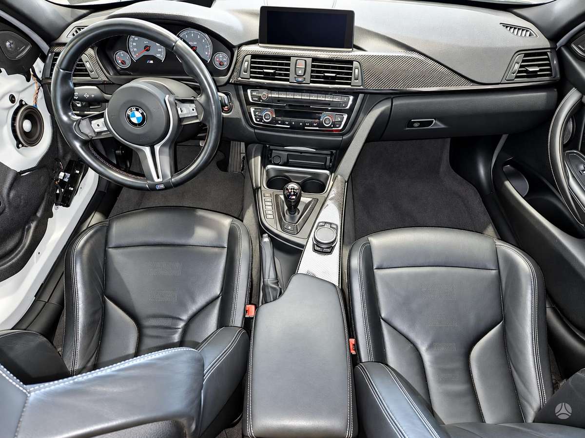 BMW M3, Седан