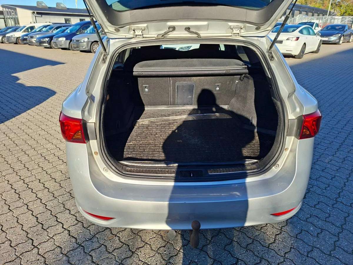 Toyota Avensis, 2.0 l., Универсал