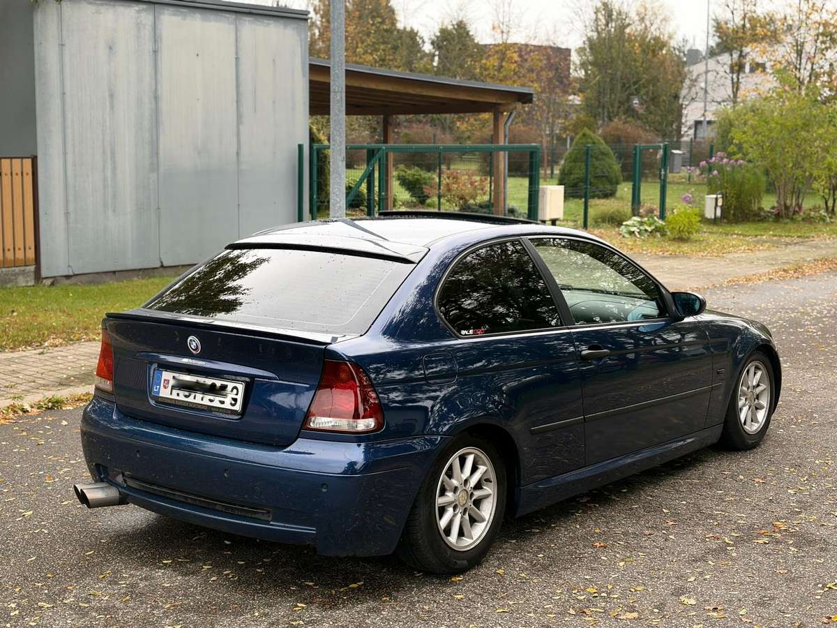 BMW 325, 2.5 l., hatchback