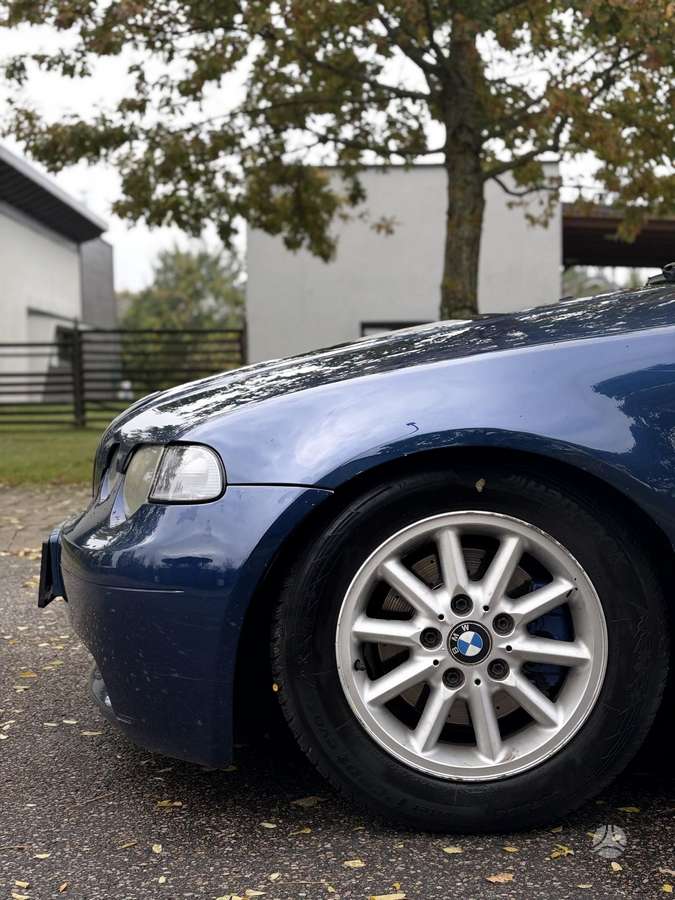 BMW 325, 2.5 l., hatchback