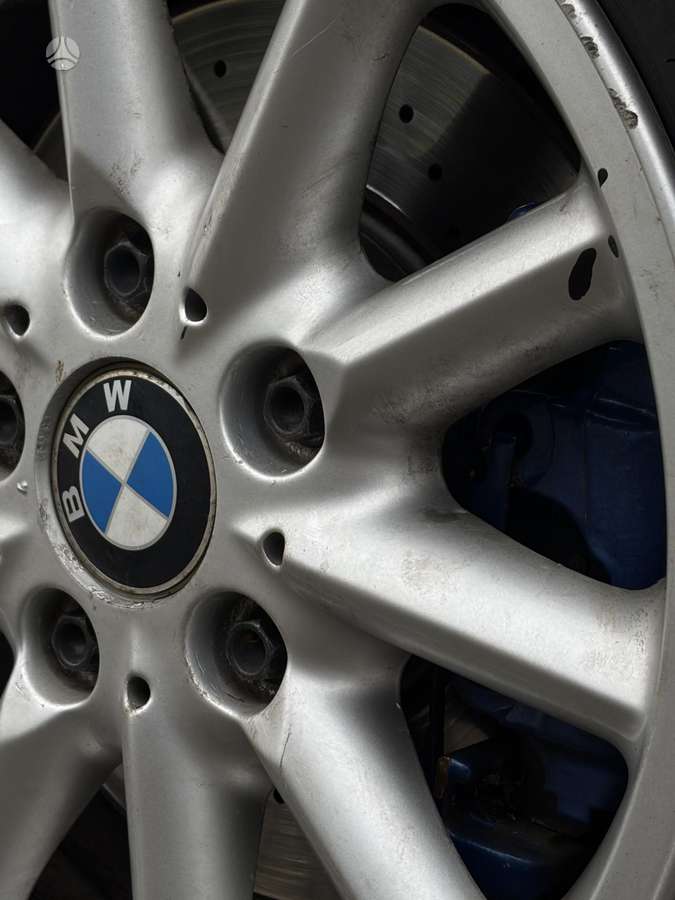 BMW 325, 2.5 l., hatchback