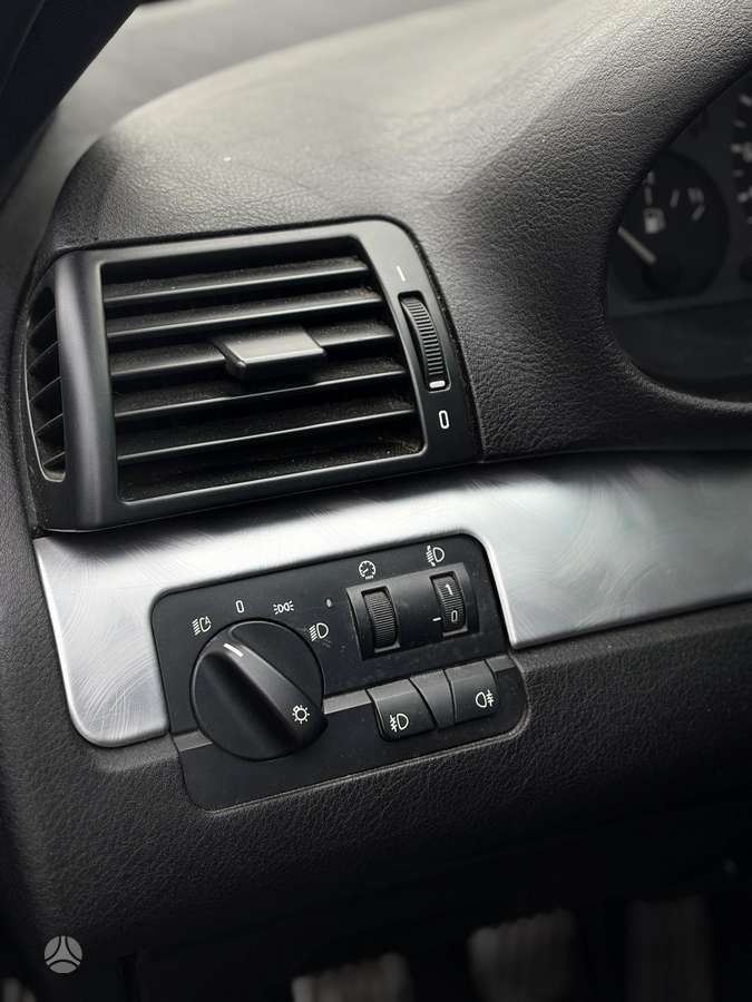 BMW 325, 2.5 l., hatchback
