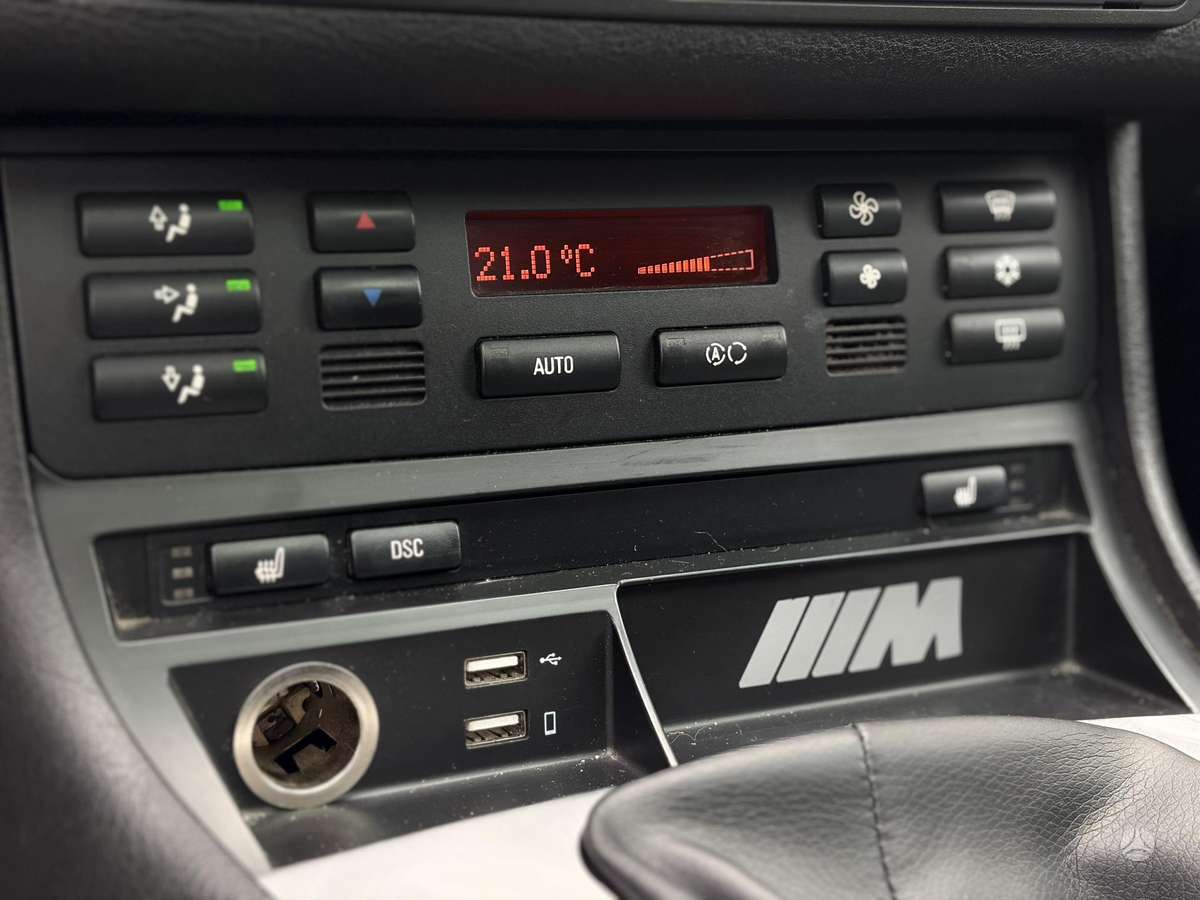 BMW 325, 2.5 l., hatchback
