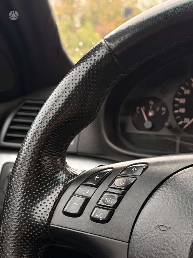 BMW 325, 2.5 l., hatchback
