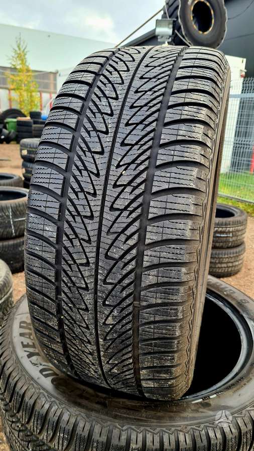 Goodyear ULTRA GRIP Perfomance 8, winter 285/45 R20