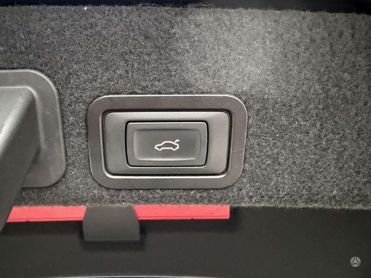 Audi A6, 2.0 l., Седан