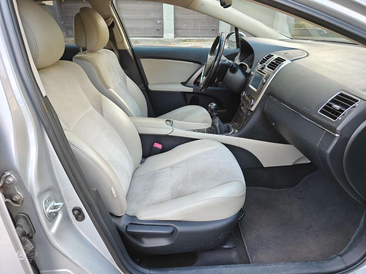 Toyota Avensis, 2.2 l., wagon