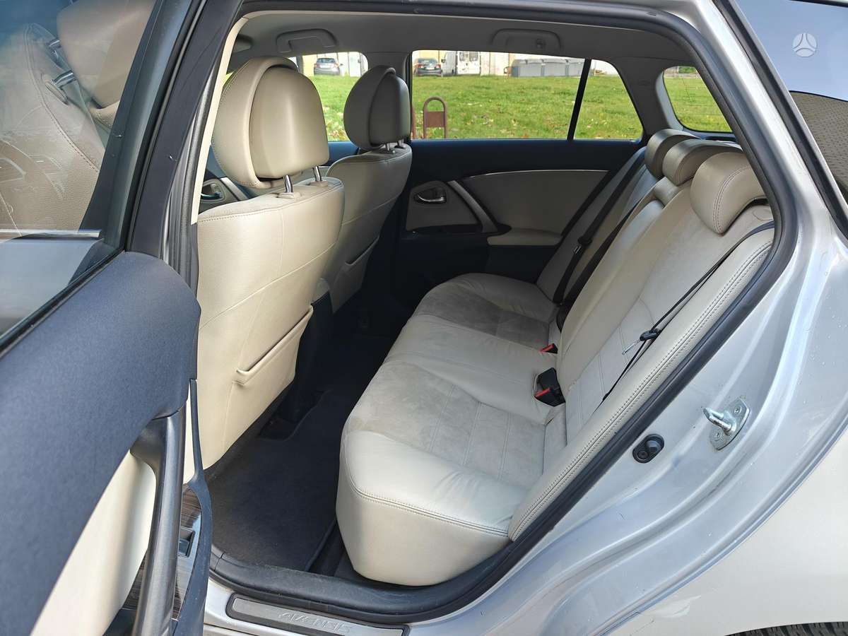 Toyota Avensis, 2.2 l., wagon