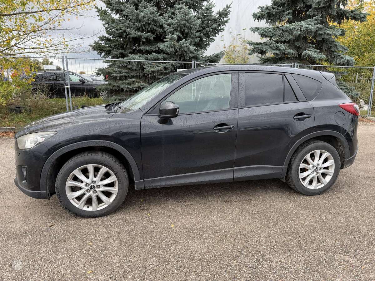 Mazda CX-5, 2.2 l., off-road / crossover
