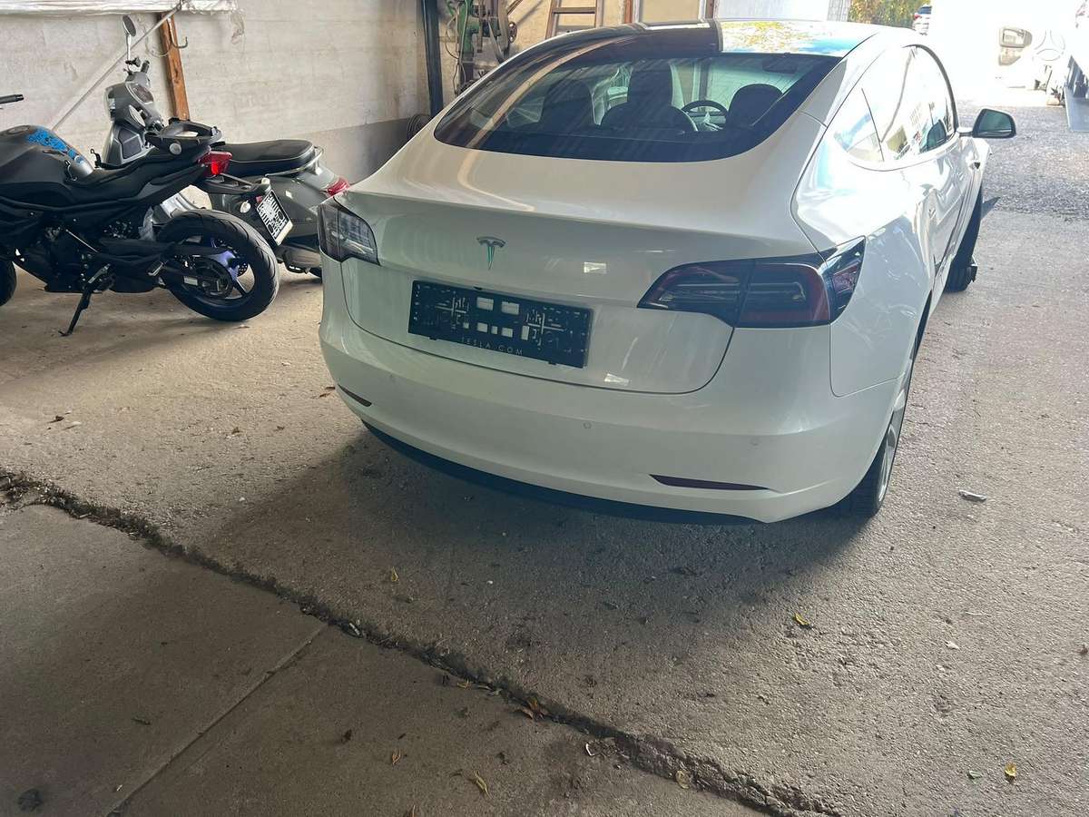 Tesla Model 3, 60 кВт·ч, Хэтчбек