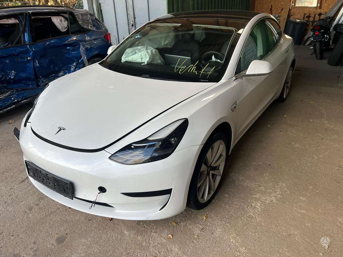Tesla Model 3, 60 кВт·ч, Хэтчбек