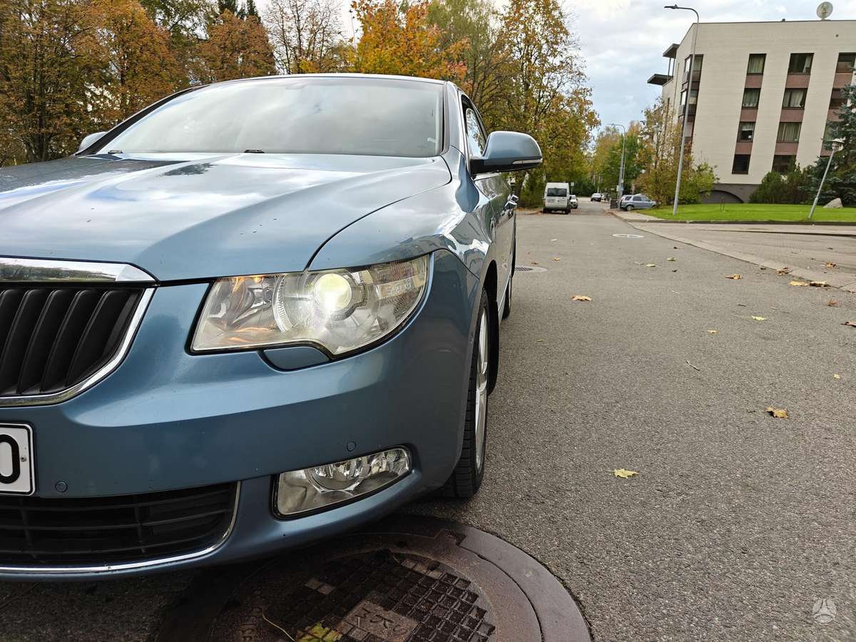 Skoda Superb, 2.0 l., Седан