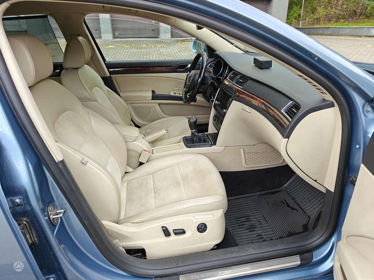 Skoda Superb, 2.0 l., Седан