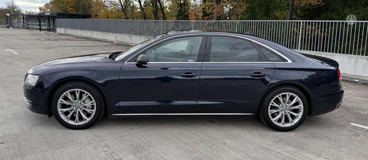 Audi A8, 3.0 l., Седан