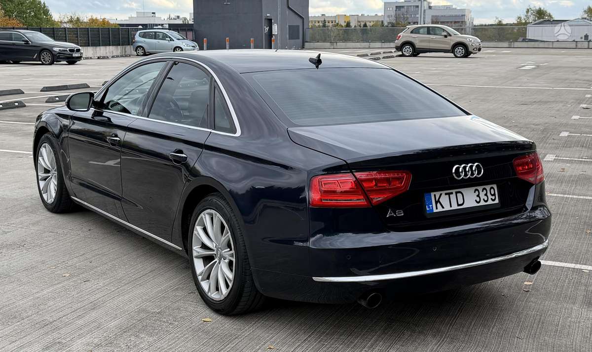 Audi A8, 3.0 l., Седан