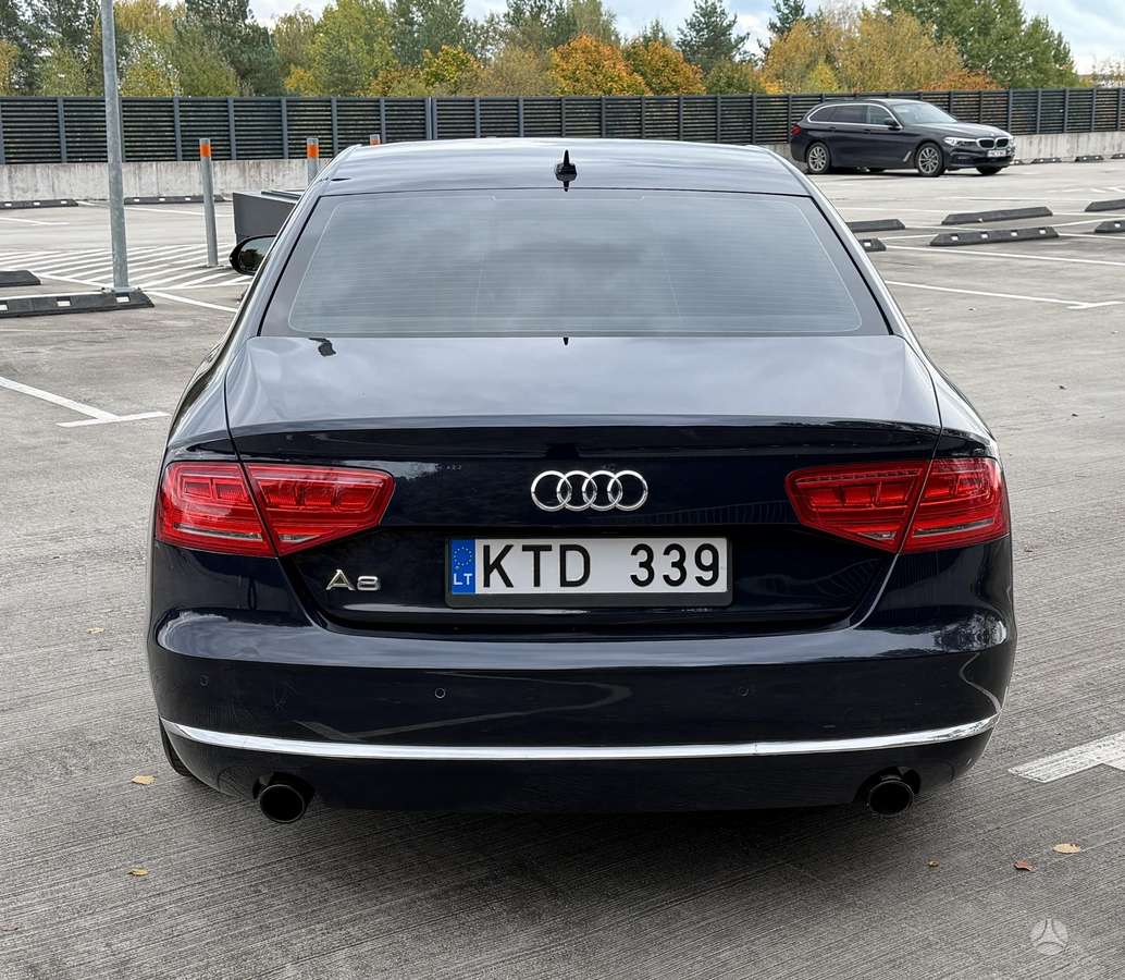 Audi A8, 3.0 l., Седан