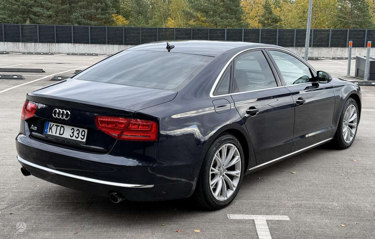 Audi A8, 3.0 l., Седан