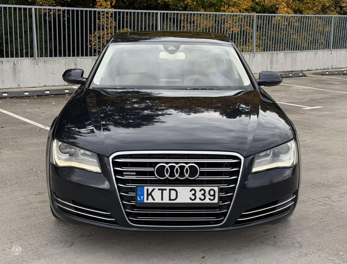Audi A8, 3.0 l., Седан