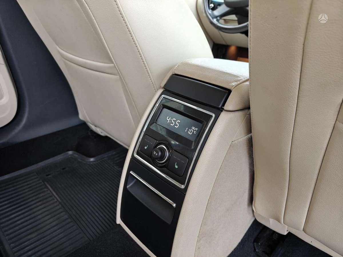 Skoda Superb, 2.0 l., Седан