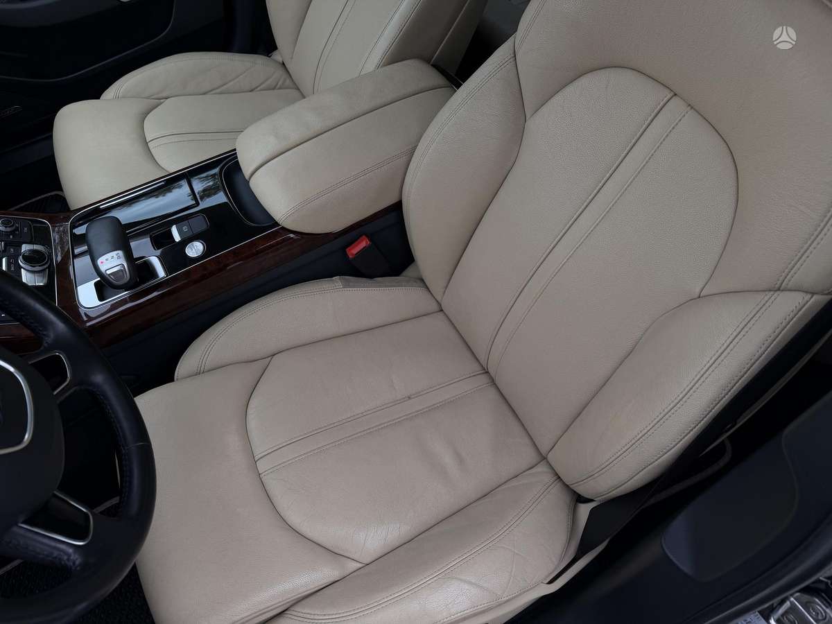 Audi A8, 3.0 l., Седан