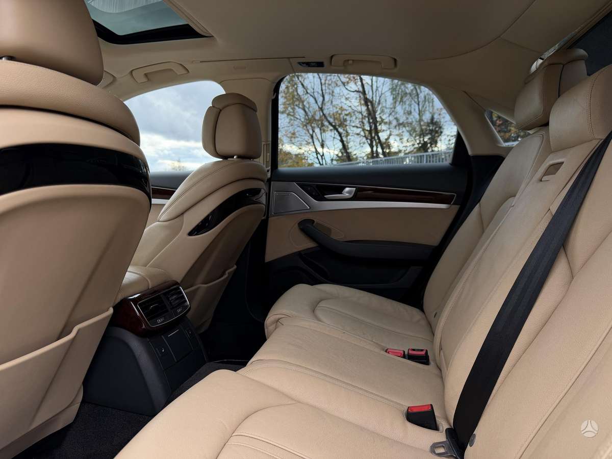 Audi A8, 3.0 l., Седан