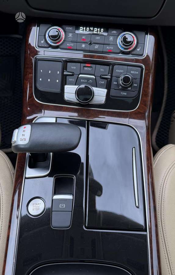 Audi A8, 3.0 l., Седан