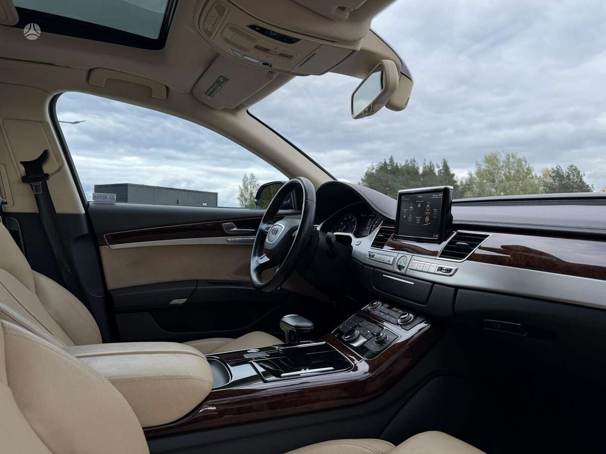 Audi A8, 3.0 l., Седан