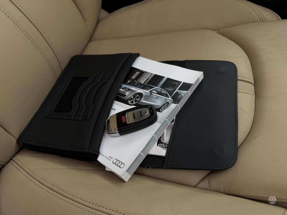 Audi A8, 3.0 l., Седан