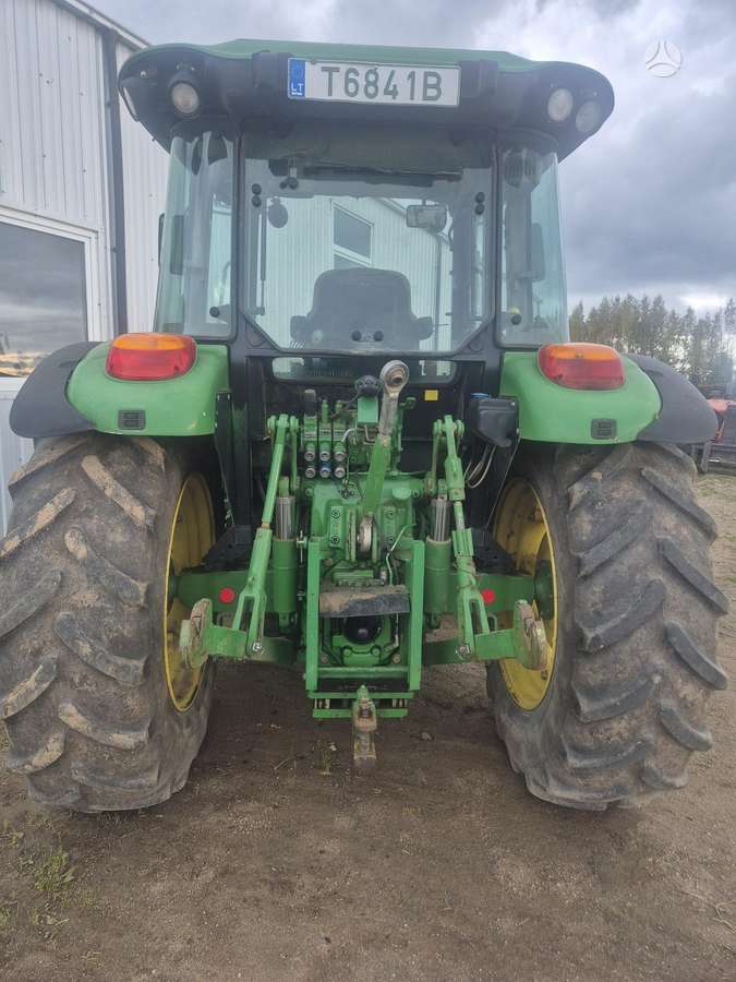 John Deere 5100R, tractors