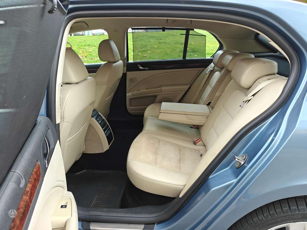 Skoda Superb, 2.0 l., Седан